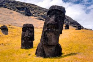 cantera Rano Raraku moáis en Isla de Pascua